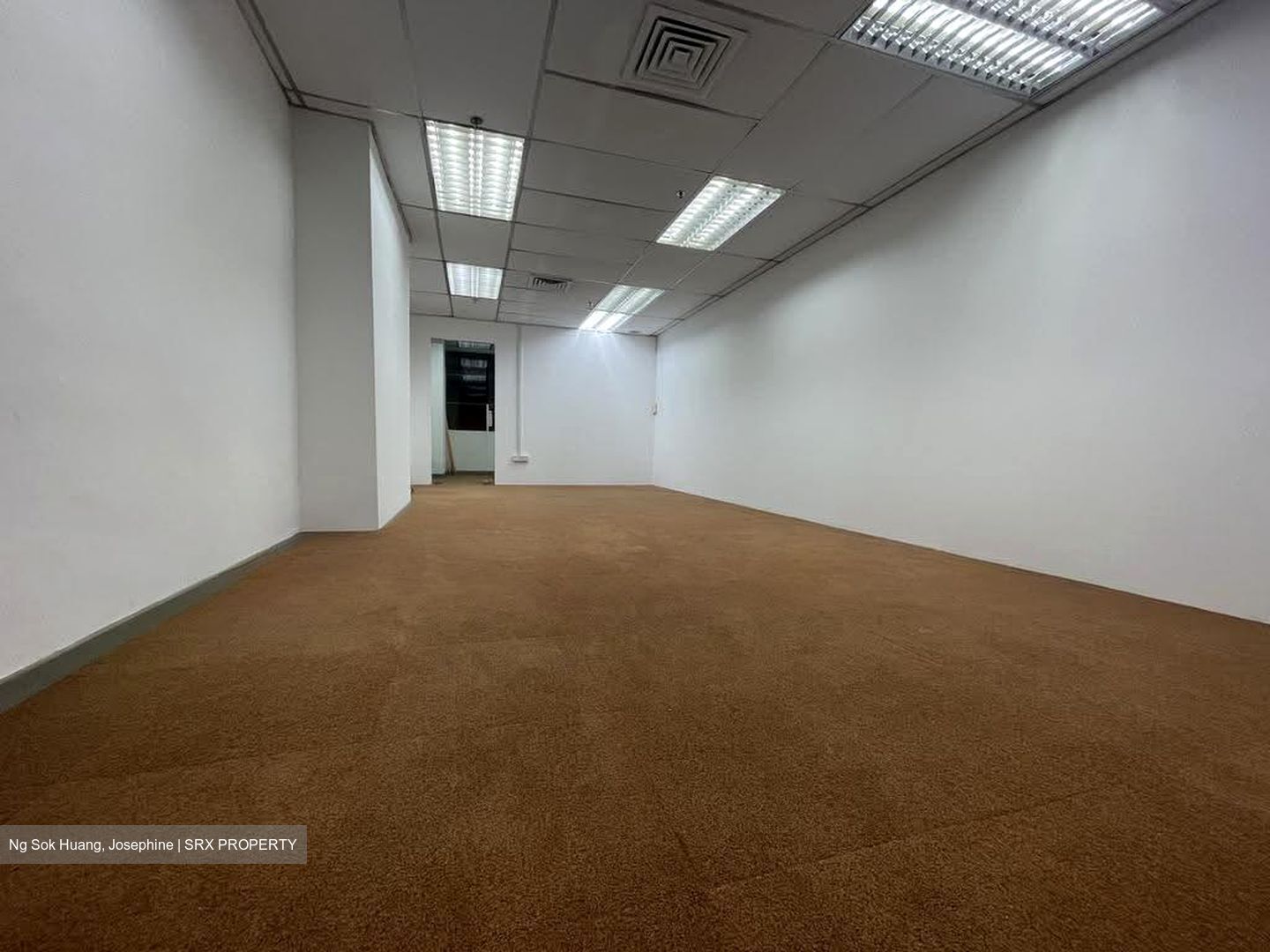 International Plaza (D2), Office #633715941
